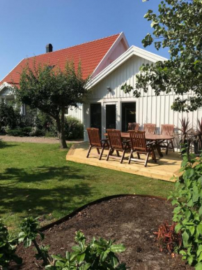 Studio apartment, Beach 400 m, Patio & BBQ Glommen
